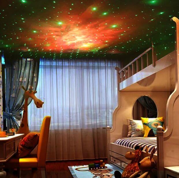 Projetor Astronauta Céu Estrelado - Transforme Seu Ambiente e Ilumine sua noite!